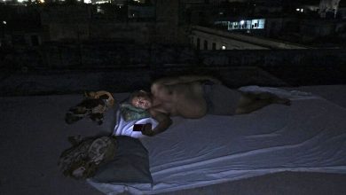 Photo of Cubanos duermen en azoteas y espacios públicos ante el calor y los apagones
