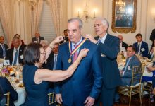 Photo of Presidente Abinader es reconocido con la Insignia de Oro, el más alto honor de Americas Society por su liderazgo en RD y el hemisferio