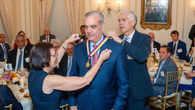Photo of Presidente Abinader es reconocido con la Insignia de Oro, el más alto honor de Americas Society por su liderazgo en RD y el hemisferio