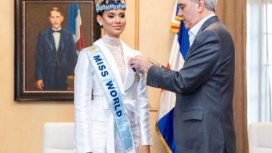 Photo of Abinader recibe a Joheirry Mola tras su triunfo como Miss Mundo 2026