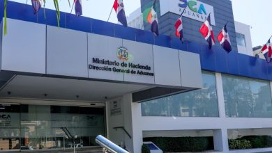 Photo of Aduanas confisca más de 600,000 dólares en el AILA
