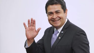 Photo of Un juez cierra el caso por fraude y lavado contra expresidente de Honduras indultado en EE.UU.